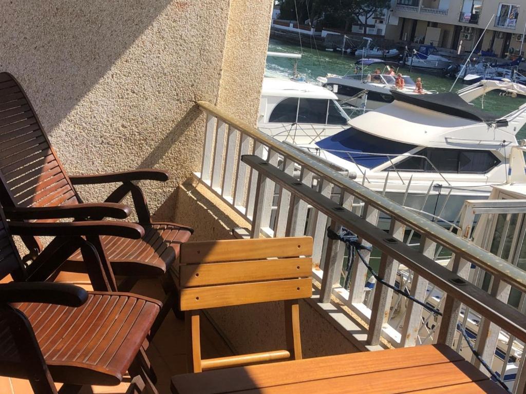 Port Ambar - Apartamento En La Marina De Empuriabrava - Balcon Con Vistas Al Canal - Playa - Wifi Exterior photo